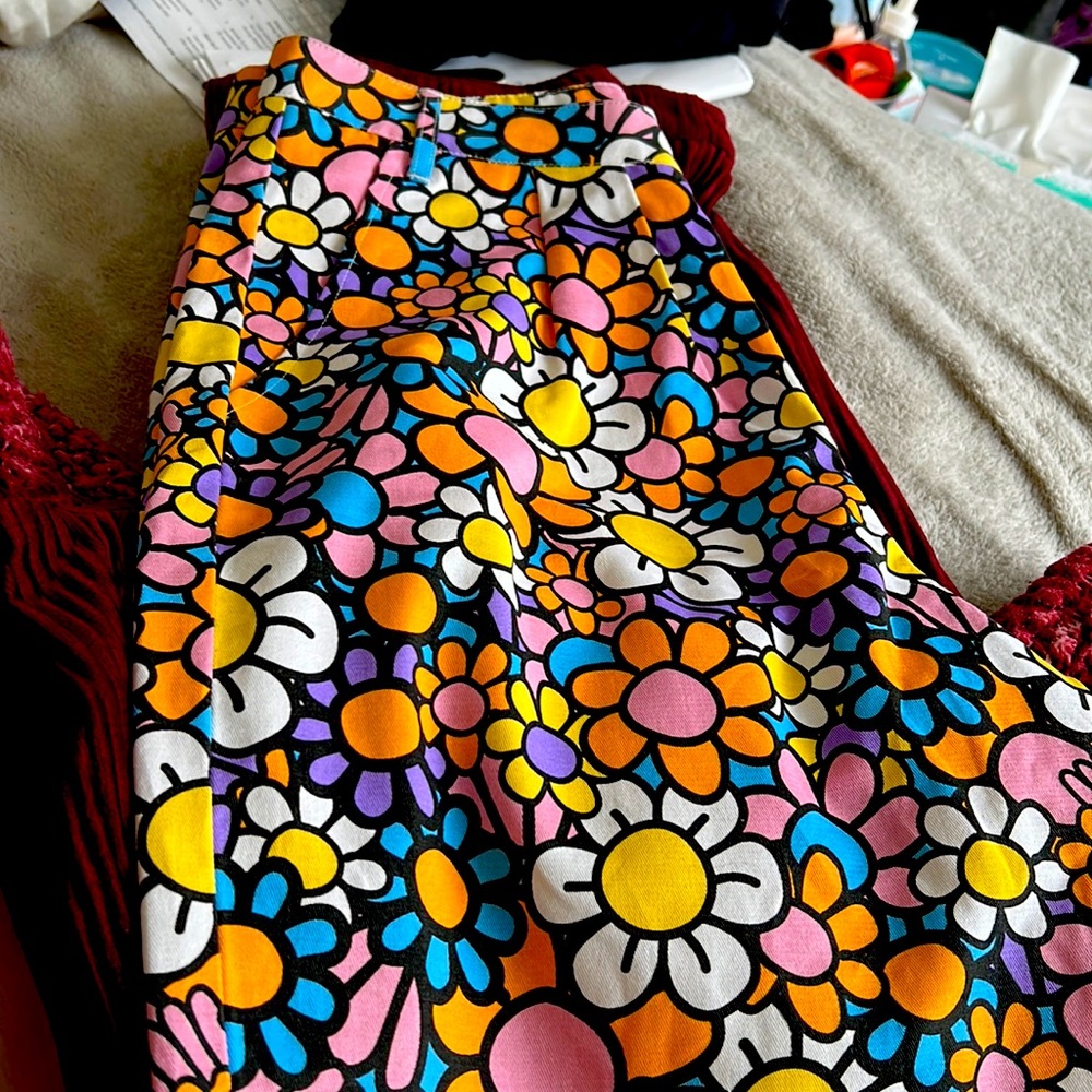 I’m selling a pair of size 14 gorgeous flower pants